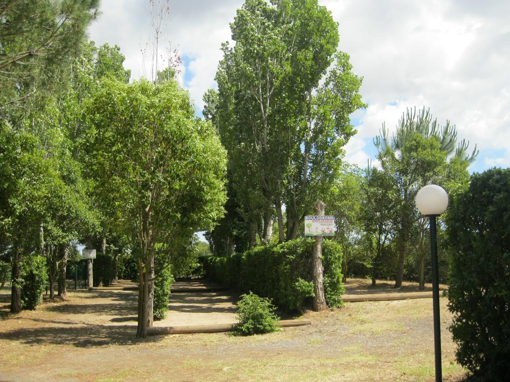 Camping Le Rebau Montblanc Exterior foto